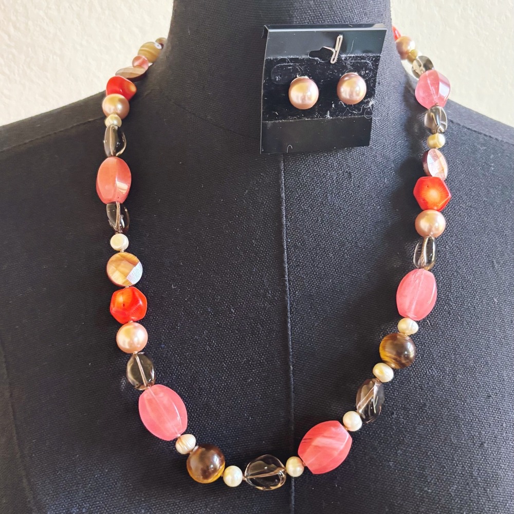Matching Earring and‎ Necklace Set. Handmade, imitation pearls and quartz